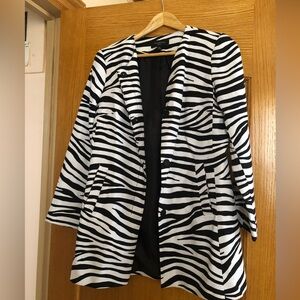 NWOT white and black jacket size 6P Talbots